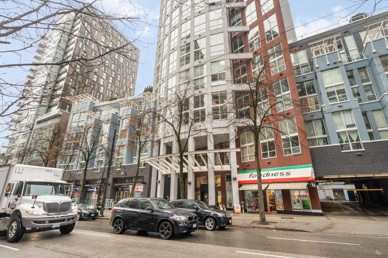 Rare Find Loft With Full Kitchen At Heart Of Downtown Apartment แวนคูเวอร์ ภายนอก รูปภาพ